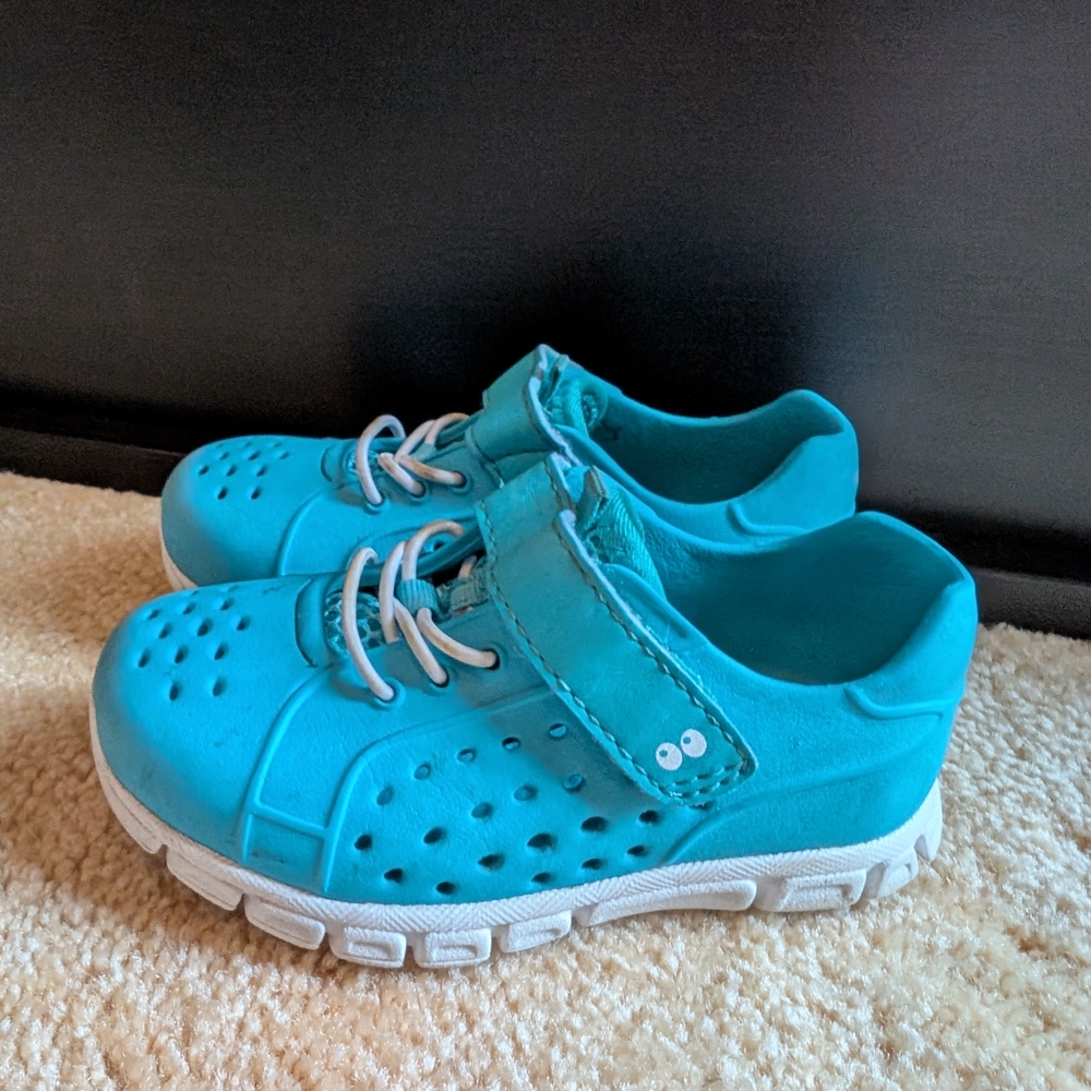 🩵 Kids Toddler Teal/Aqua Water Shoes/ Sandals with Velcro 🌊